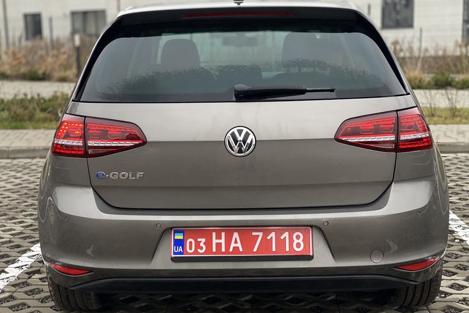 Продам Volkswagen e-Golf 2016 года в Луцке