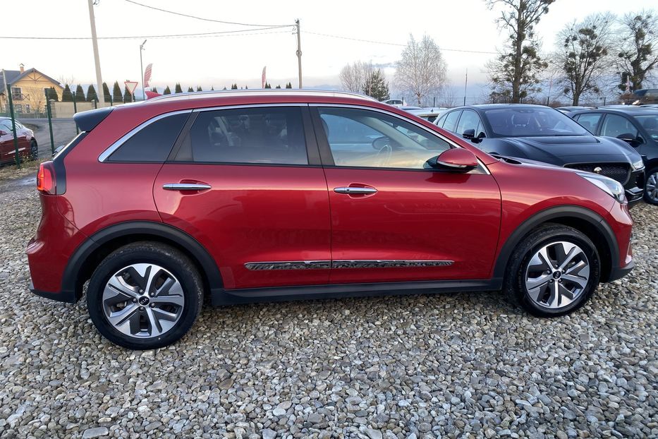 Продам Kia Niro Комплектація Prestige 64kWh 2021 года в Львове