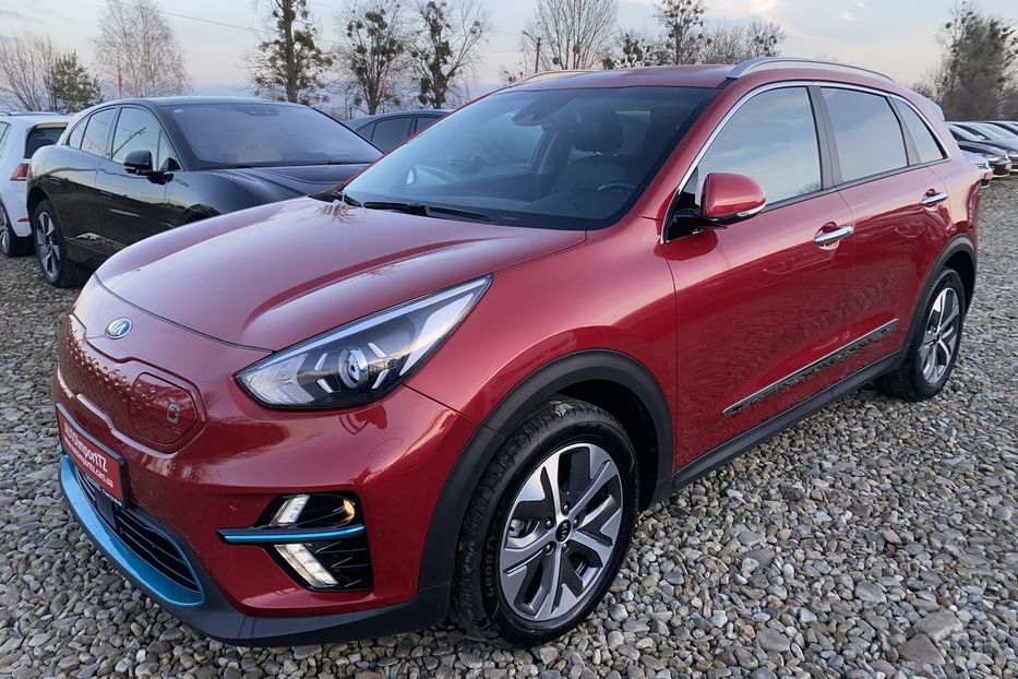 Продам Kia Niro Комплектація Prestige 64kWh 2021 года в Львове