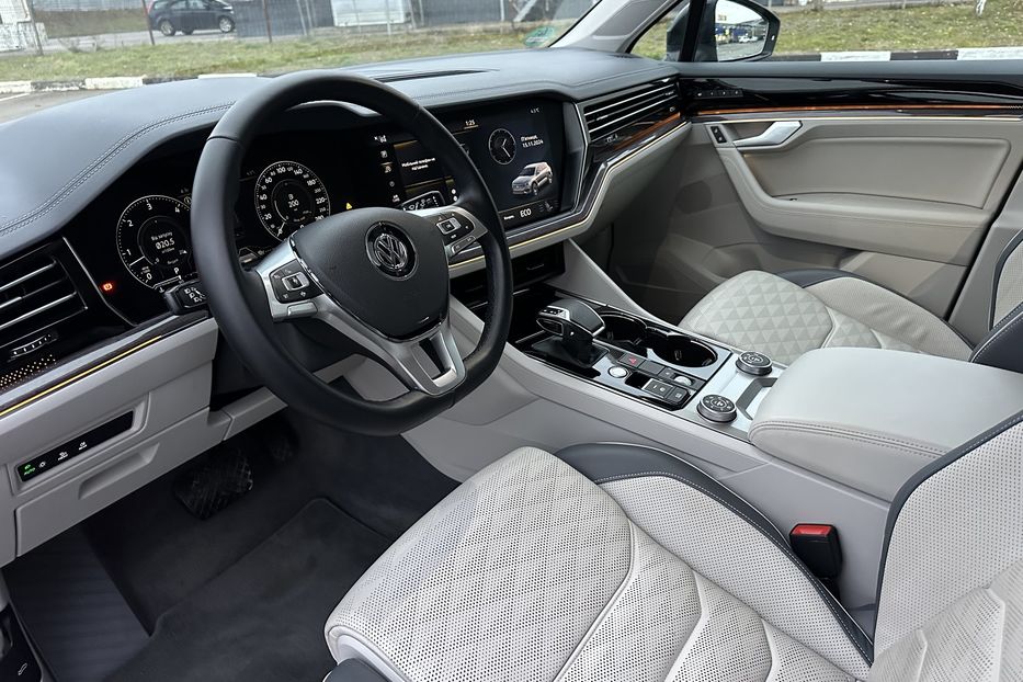 Продам Volkswagen Touareg Elegance  2019 года в Ровно