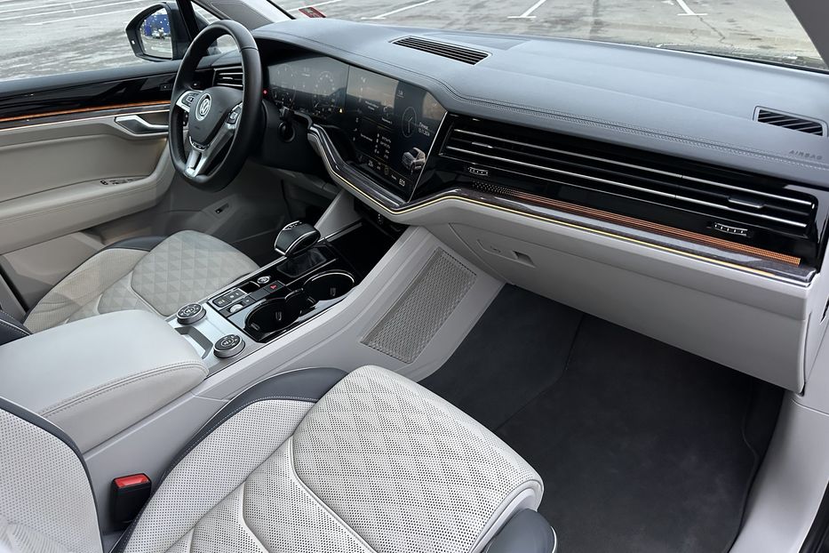 Продам Volkswagen Touareg Elegance  2019 года в Ровно