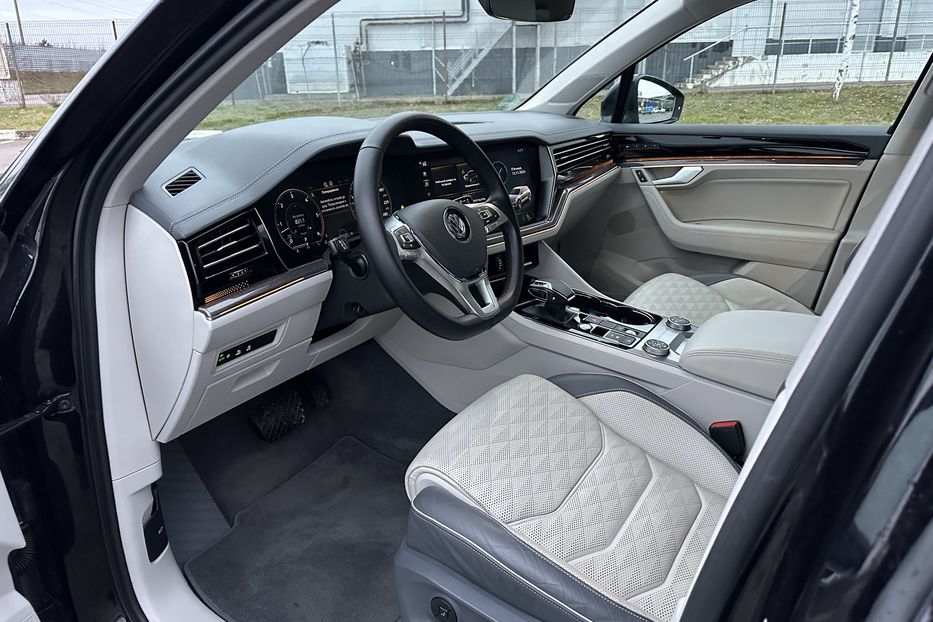 Продам Volkswagen Touareg Elegance  2019 года в Ровно