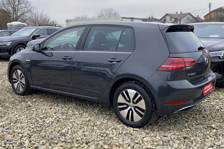 Продам Volkswagen e-Golf 35.8 kWh 100кВт/136к.с. 2020 года в Львове