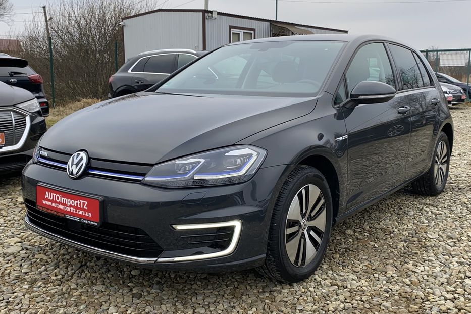 Продам Volkswagen e-Golf 35.8 kWh 100кВт/136к.с. 2020 года в Львове