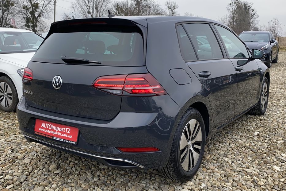 Продам Volkswagen e-Golf 35.8 kWh 100кВт/136к.с. 2020 года в Львове