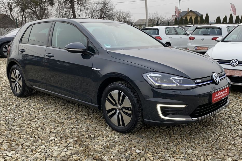 Продам Volkswagen e-Golf 35.8 kWh 100кВт/136к.с. 2020 года в Львове