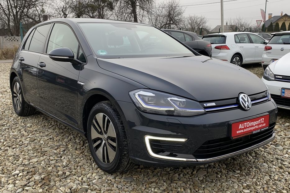 Продам Volkswagen e-Golf 35.8 kWh 100кВт/136к.с. 2020 года в Львове