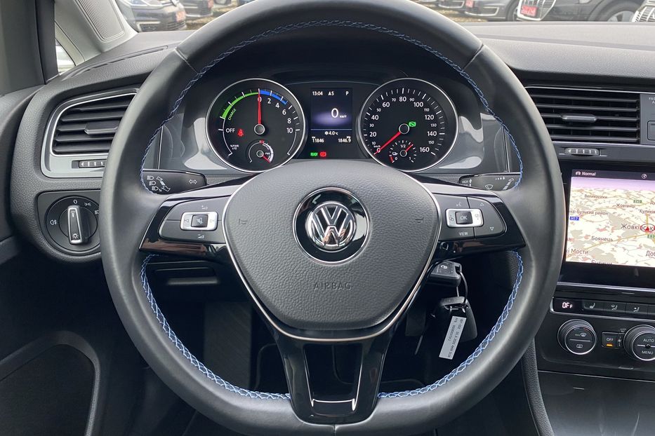 Продам Volkswagen e-Golf 35.8 kWh 100кВт/136к.с. 2020 года в Львове