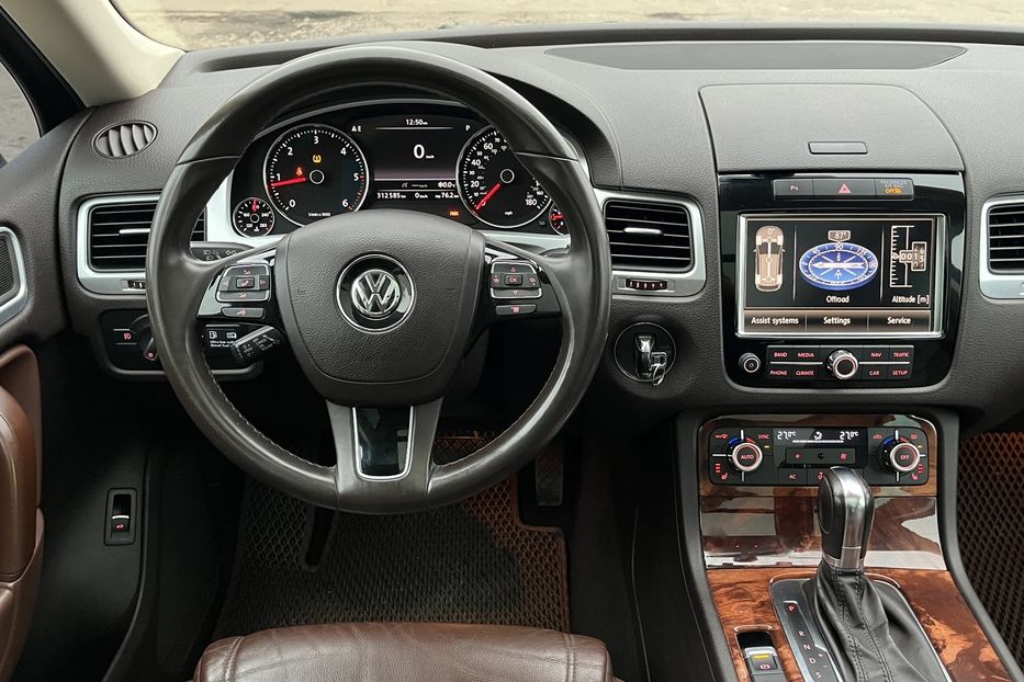 Продам Volkswagen Touareg 3,0 TDI 2012 года в Николаеве