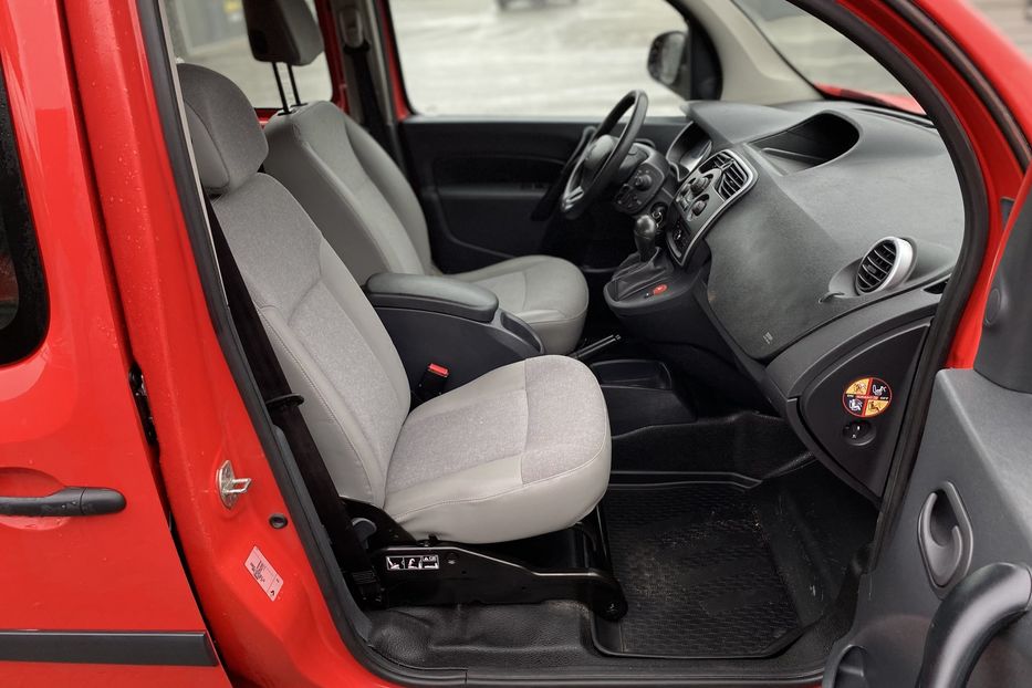 Продам Renault Kangoo пасс. 2018 года в Луцке