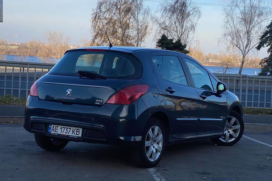 Продам Peugeot 308 2013 года в Днепре