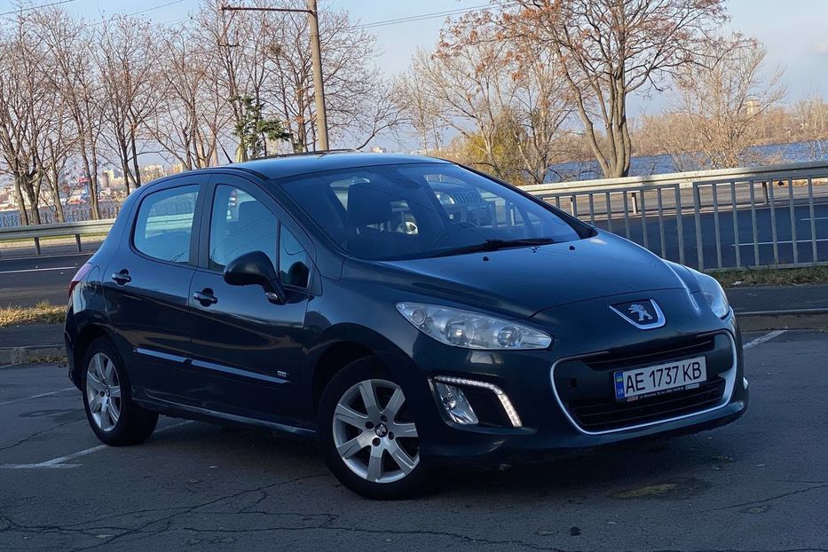 Продам Peugeot 308 2013 года в Днепре