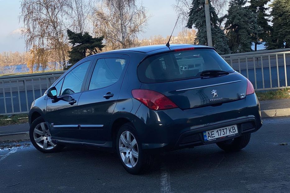 Продам Peugeot 308 2013 года в Днепре