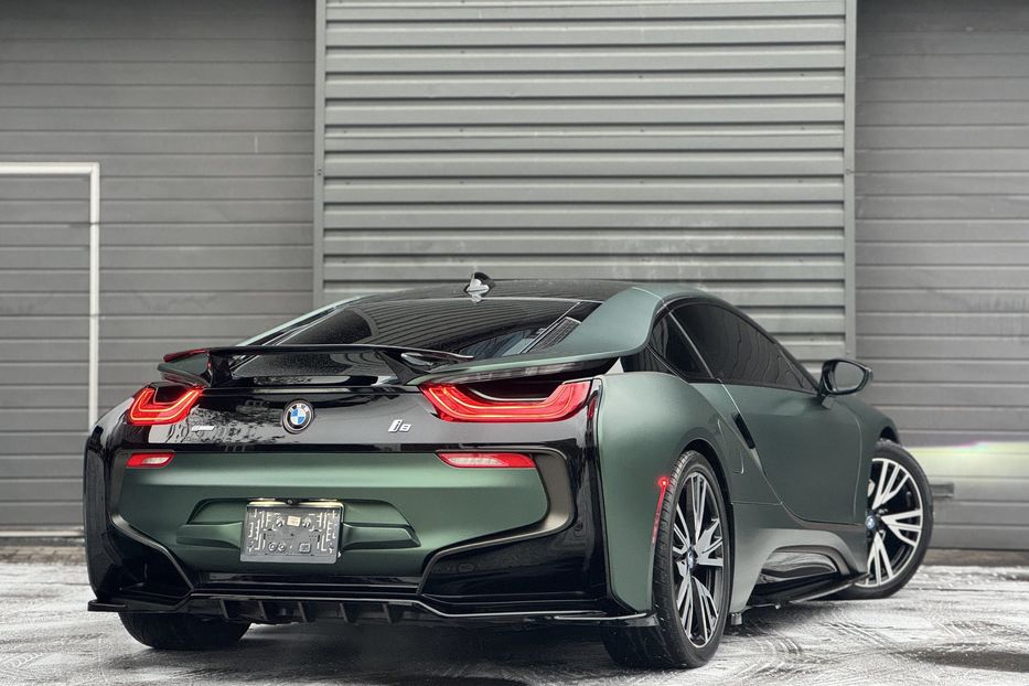 Продам BMW I8 7.1 kWh xDrive 2016 года в Киеве