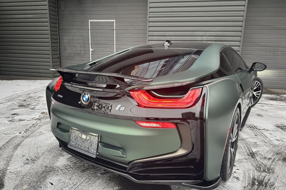 Продам BMW I8 7.1 kWh xDrive 2016 года в Киеве