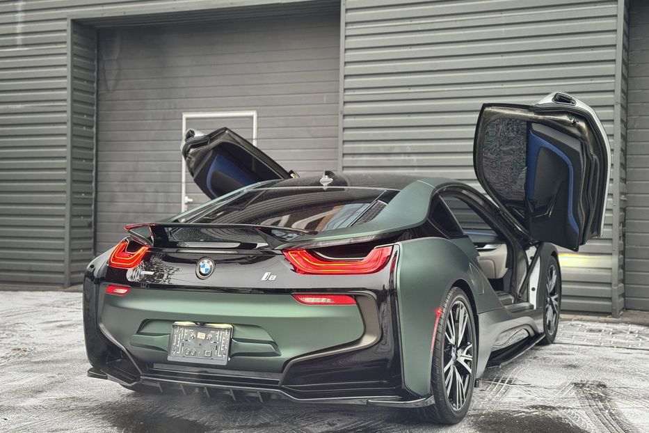 Продам BMW I8 7.1 kWh xDrive 2016 года в Киеве