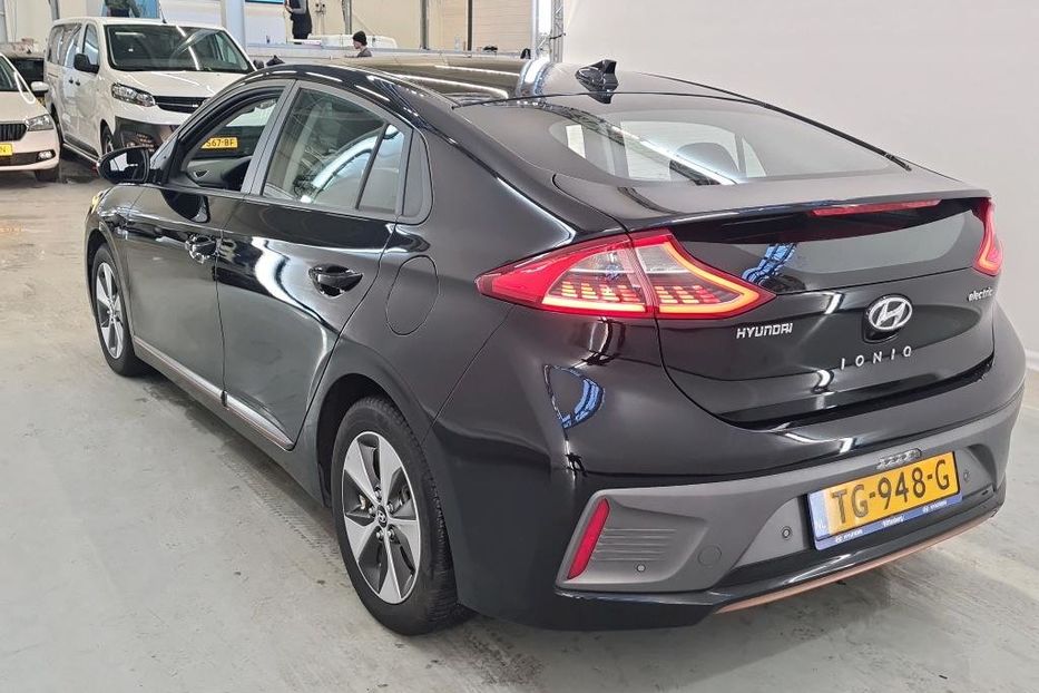 Продам Hyundai Ioniq 28квт 2019 года в Львове