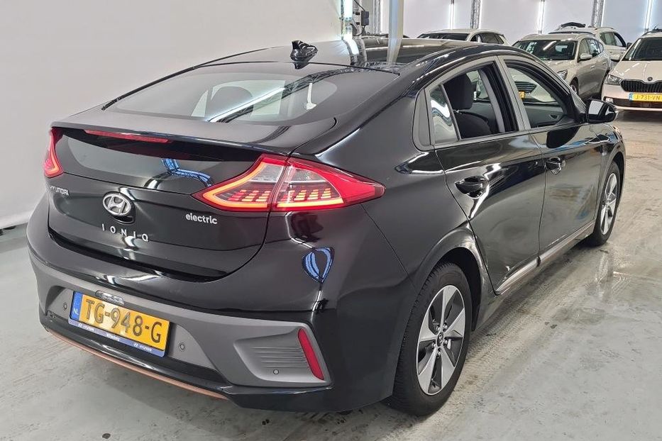 Продам Hyundai Ioniq 28квт 2019 года в Львове