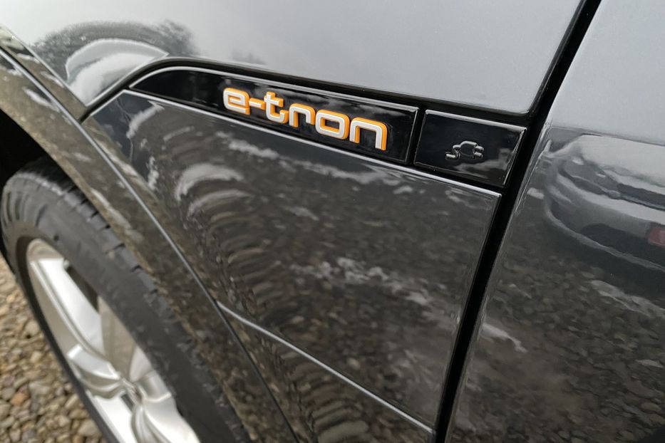 Продам Audi E-Tron 55FullLEDПроекціяСліпізониBang 2020 года в Львове