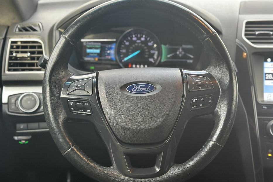 Продам Ford Explorer 2016 года в Киеве