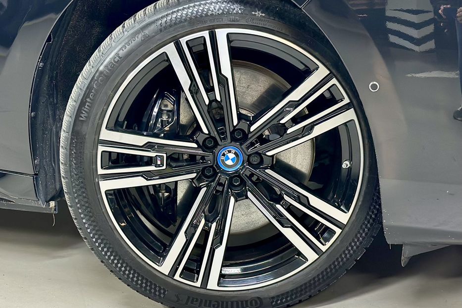 Продам BMW 760 I7 2022 года в Киеве