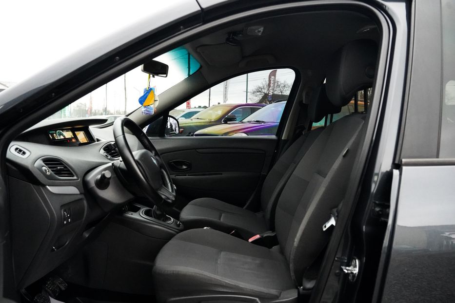 Продам Renault Grand Scenic DCI 2011 года в Черновцах