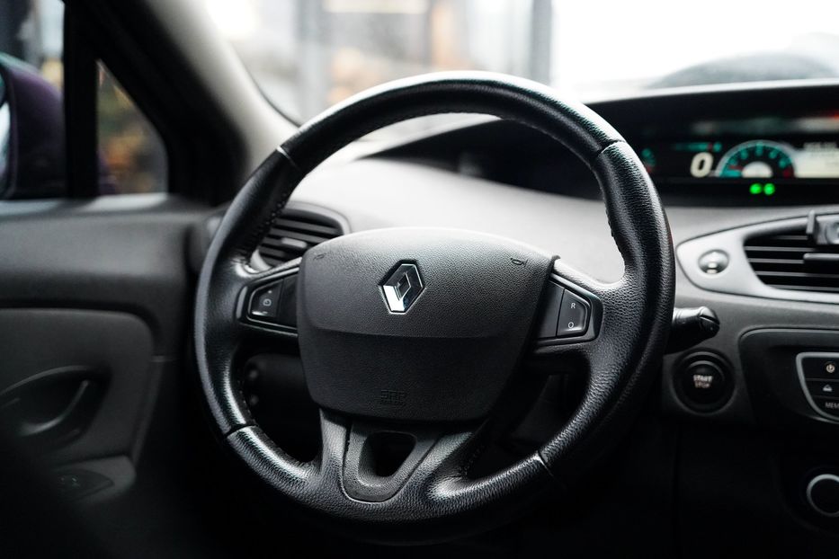 Продам Renault Grand Scenic DCI 2011 года в Черновцах