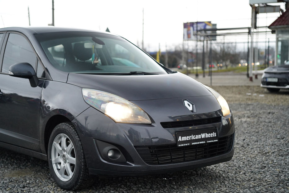 Продам Renault Grand Scenic DCI 2011 года в Черновцах