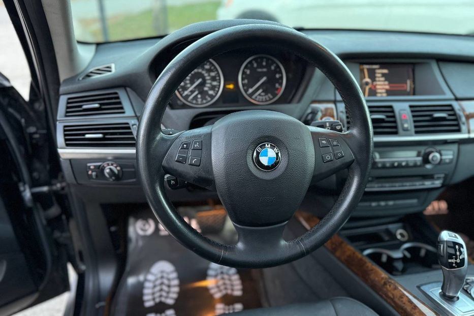 Продам BMW X5 2011 года в Черновцах