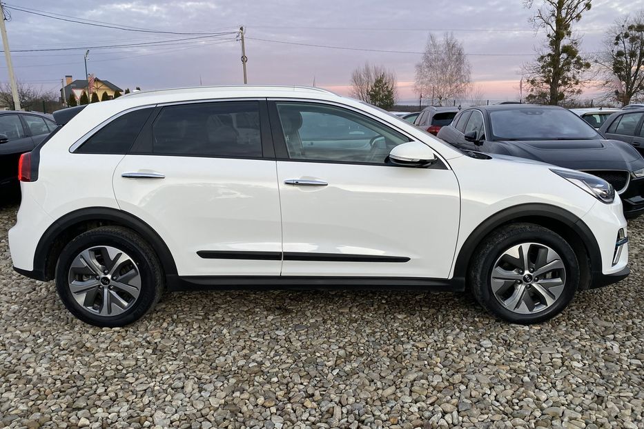 Продам Kia Niro 64кВтМакс.комплектаціяPrestige 2019 года в Львове