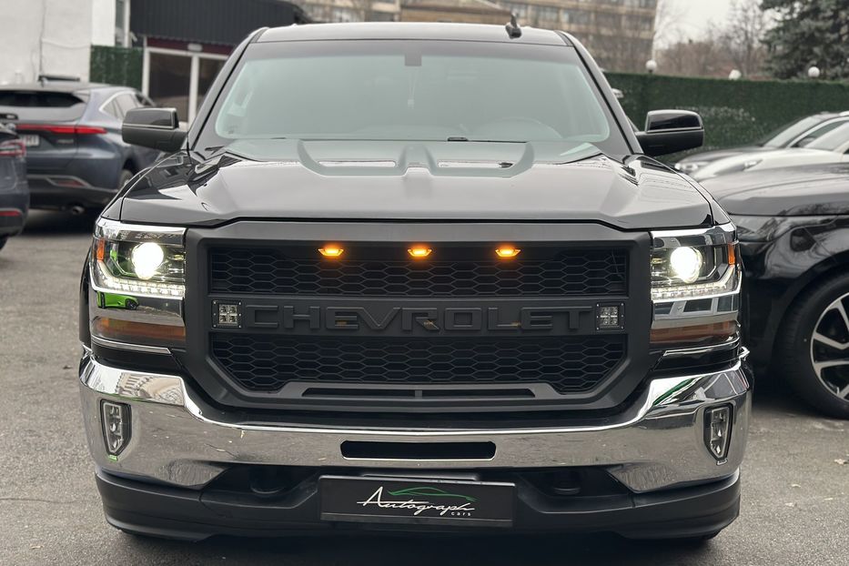 Продам Chevrolet Silverado 5.3 DoubleCab 4x4 2018 года в Киеве