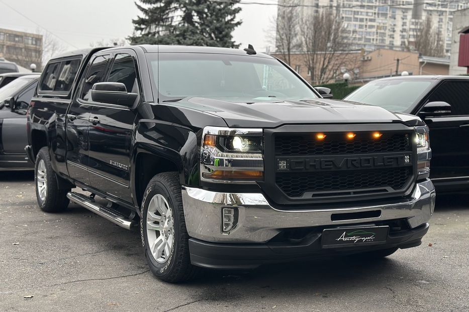 Продам Chevrolet Silverado 5.3 DoubleCab 4x4 2018 года в Киеве