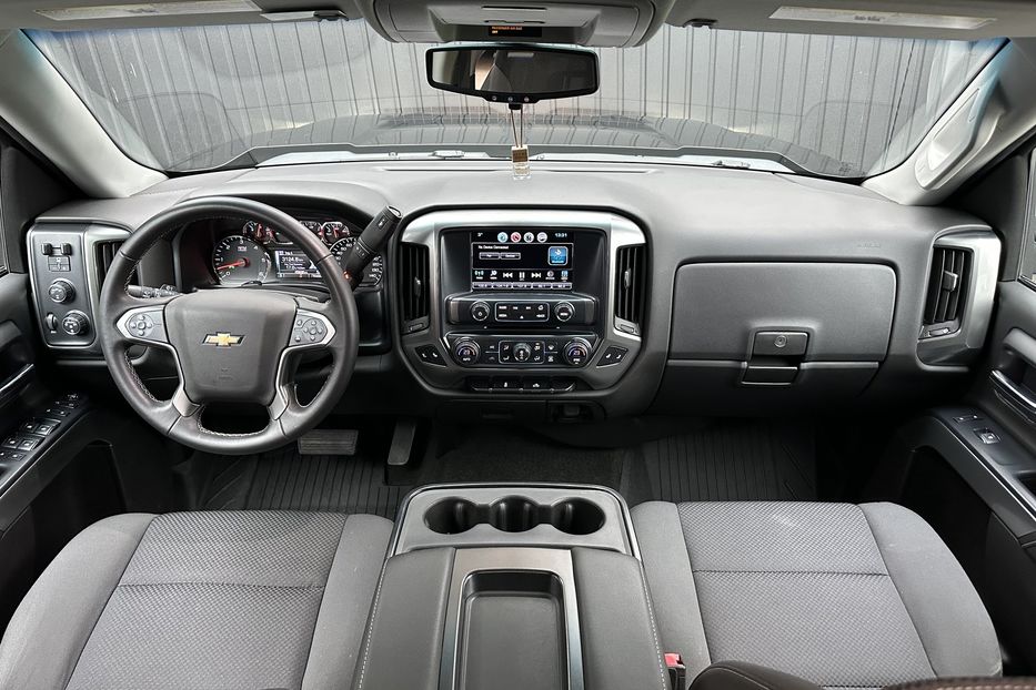 Продам Chevrolet Silverado 5.3 DoubleCab 4x4 2018 года в Киеве