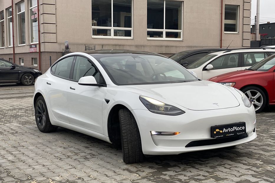 Продам Tesla Model 3 Long Range 2022 года в Луцке