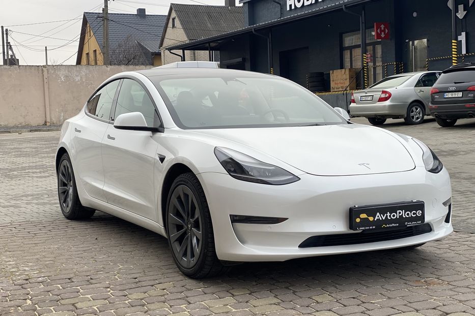 Продам Tesla Model 3 Long Range 2022 года в Луцке