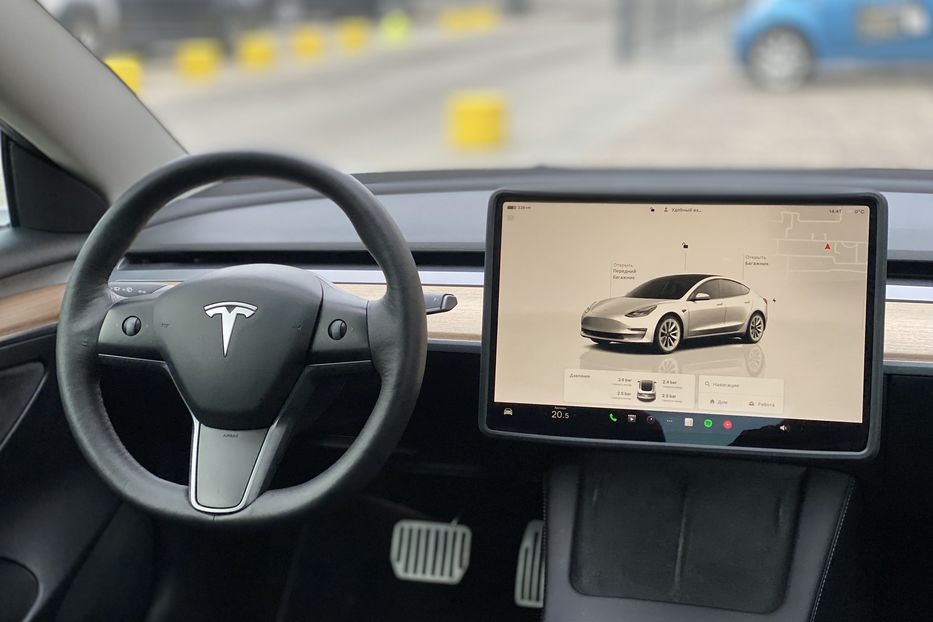 Продам Tesla Model 3 Long Range 2022 года в Луцке