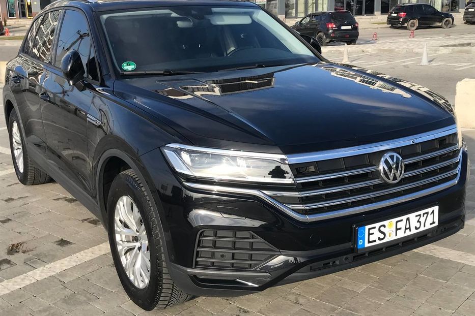 Продам Volkswagen Touareg 4X4 3.0 210KW НЕ МАЛЬОВАНИЙ 2020 года в Львове