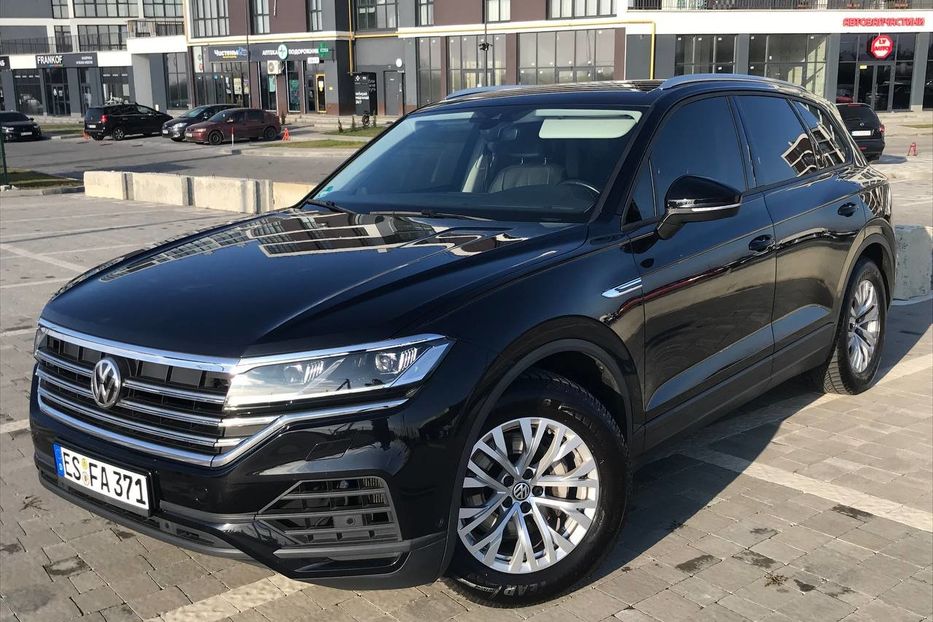 Продам Volkswagen Touareg 4X4 3.0 210KW НЕ МАЛЬОВАНИЙ 2020 года в Львове