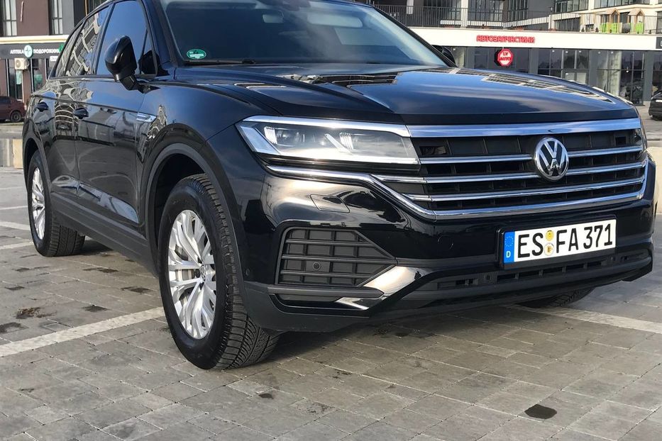 Продам Volkswagen Touareg 4X4 3.0 210KW НЕ МАЛЬОВАНИЙ 2020 года в Львове