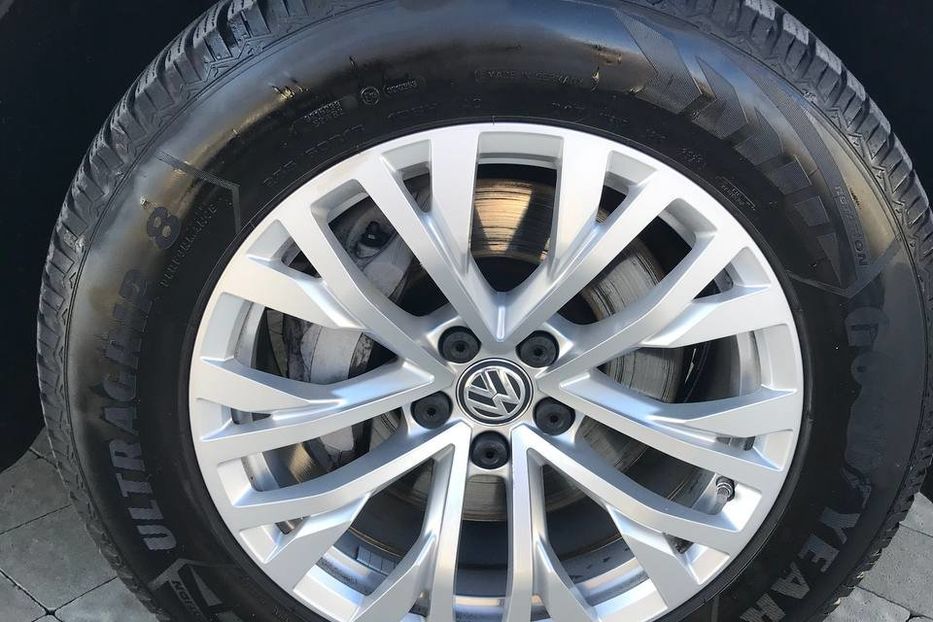 Продам Volkswagen Touareg 4X4 3.0 210KW НЕ МАЛЬОВАНИЙ 2020 года в Львове