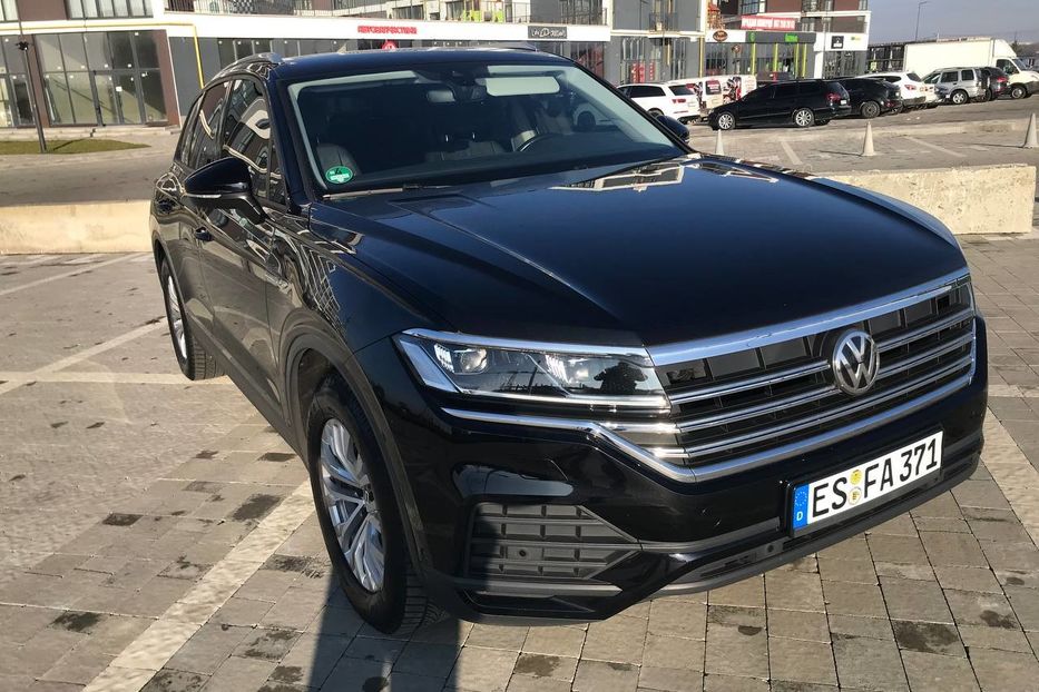 Продам Volkswagen Touareg 4X4 3.0 210KW НЕ МАЛЬОВАНИЙ 2020 года в Львове