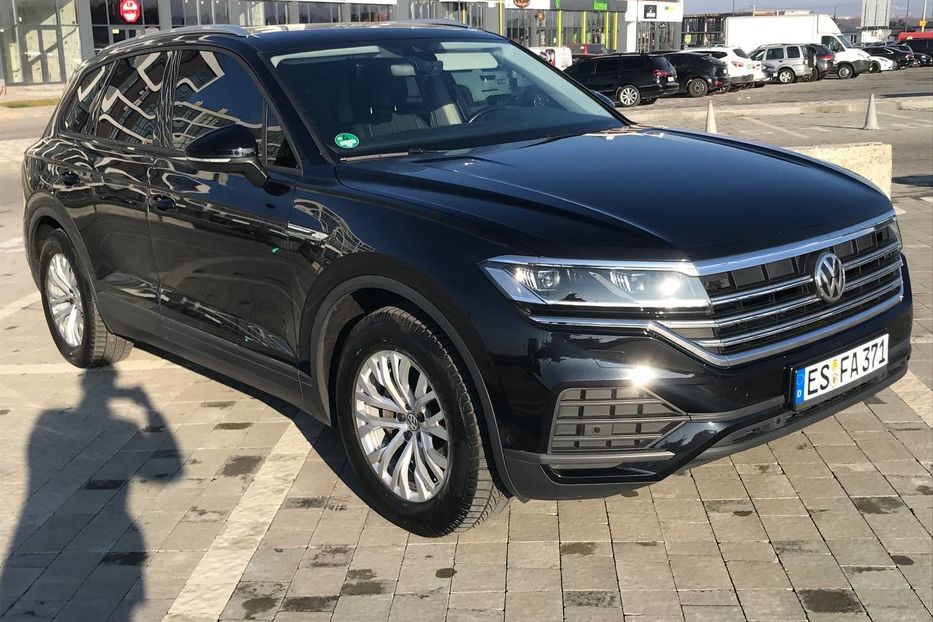 Продам Volkswagen Touareg 4X4 3.0 210KW НЕ МАЛЬОВАНИЙ 2020 года в Львове