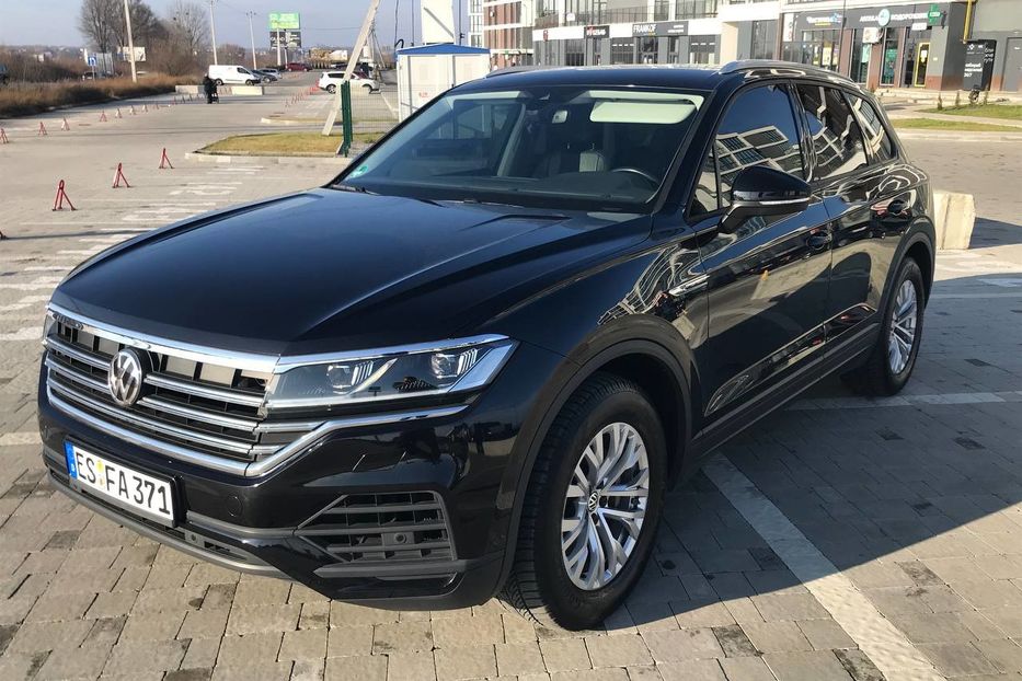 Продам Volkswagen Touareg 4X4 3.0 210KW НЕ МАЛЬОВАНИЙ 2020 года в Львове