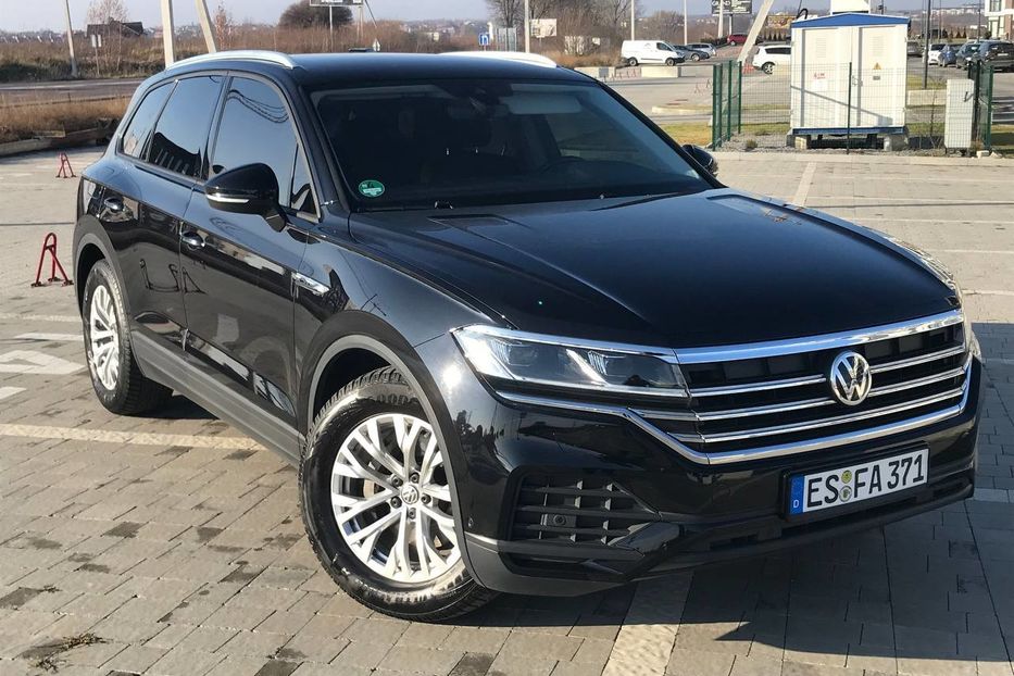 Продам Volkswagen Touareg 4X4 3.0 210KW НЕ МАЛЬОВАНИЙ 2020 года в Львове