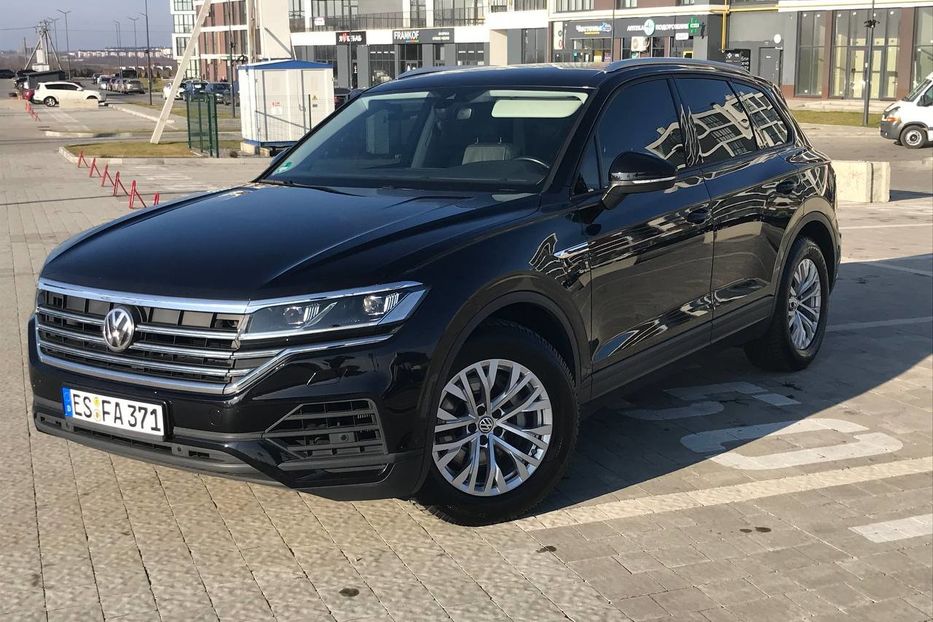 Продам Volkswagen Touareg 4X4 3.0 210KW НЕ МАЛЬОВАНИЙ 2020 года в Львове