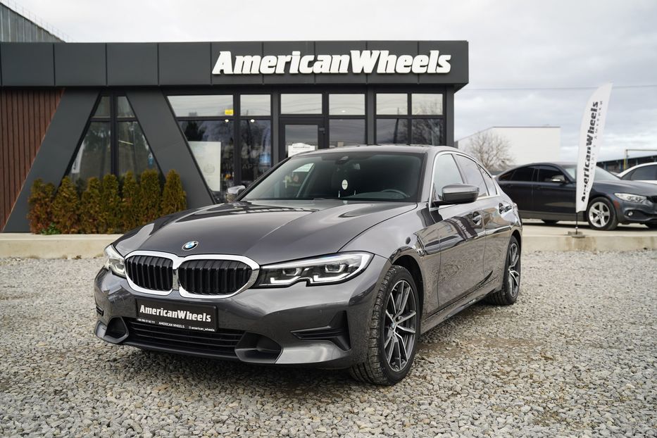 Продам BMW 330 Xi 2019 года в Черновцах