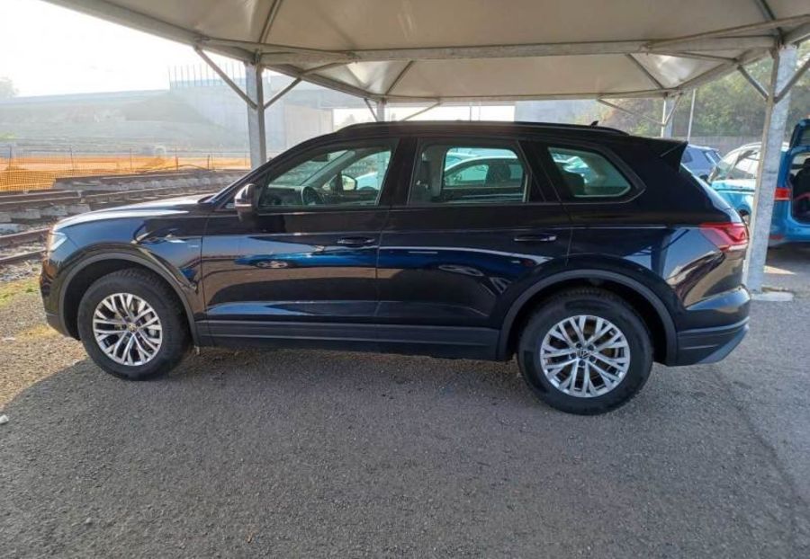 Продам Volkswagen Touareg 3.0 210квт 8-АТ 2021 года в Львове