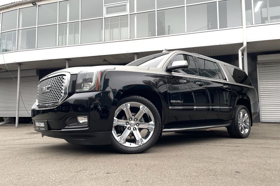 Продам GMC Yukon XL Denali  2017 года в Киеве