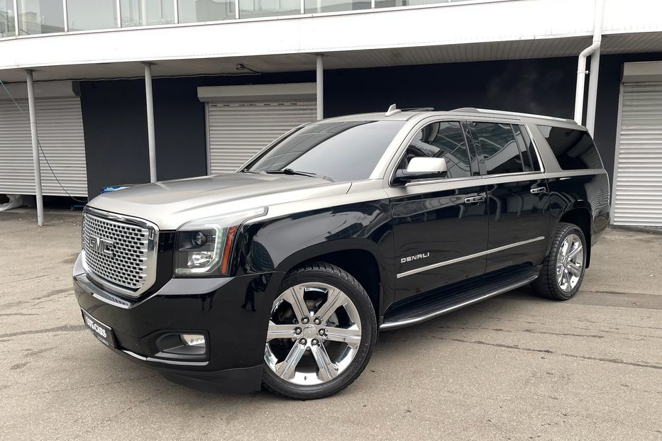 Продам GMC Yukon XL Denali  2017 года в Киеве