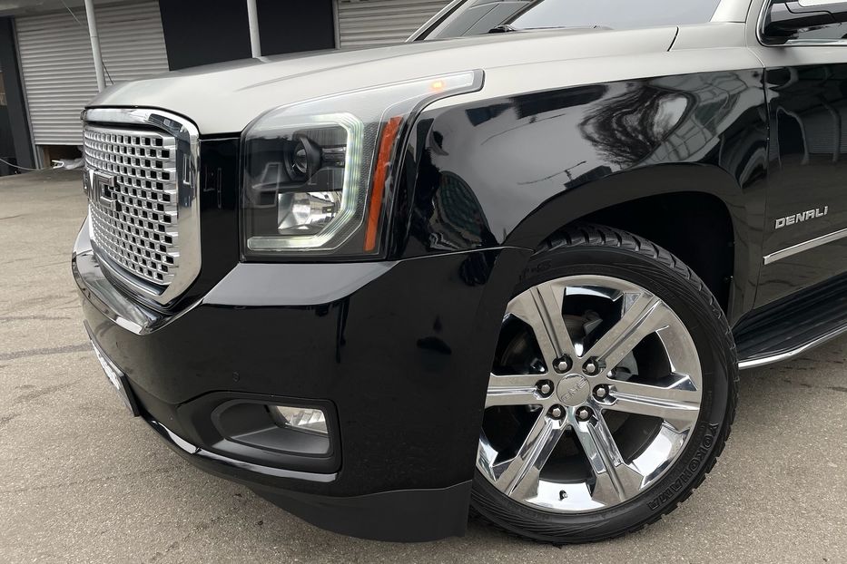 Продам GMC Yukon XL Denali  2017 года в Киеве